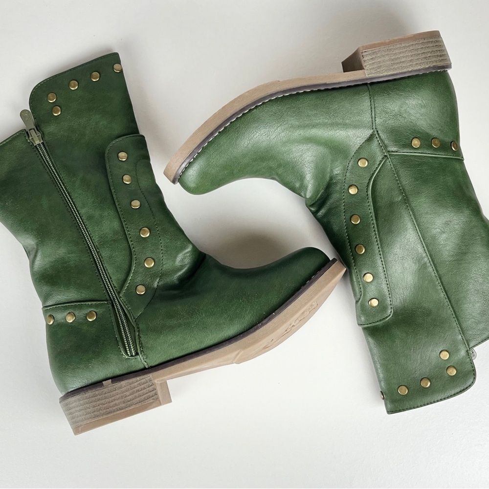 Green Sz 7 Mid Calf Boots Metal Embellishments Side Zipper Faux Leather Womens